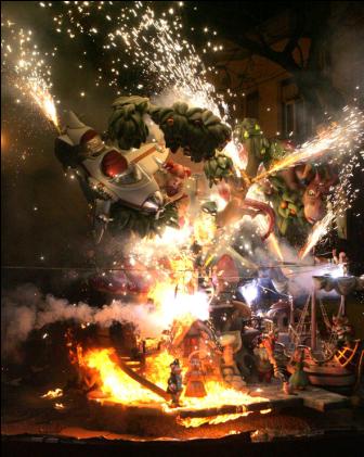El fuego es uno de los protagonistas de esta fiesta (clickear para agrandar imagen). Foto: Turismo Valencia